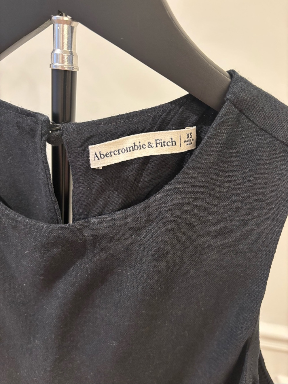Abercrombie & Fitch Black Sleeveless Crop Top Size XS - Picture 4 of 5